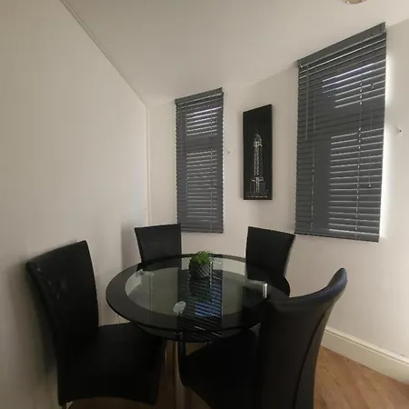 Steller Suite, 3 Single Beds